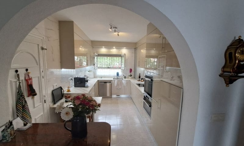 Chalet de 3 habitaciones en Ciudad Quesada en venta con piscina garaje - 375.000 € (Ref: 9116308)