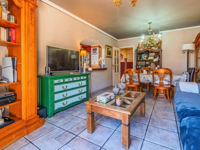 Piso de 3 habitaciones en Torrevieja en venta - 215.000 € (Ref: 9117047)