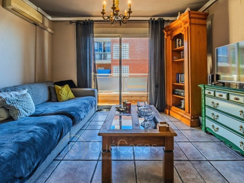 Piso de 3 habitaciones en Torrevieja en venta - 215.000 € (Ref: 9117047)