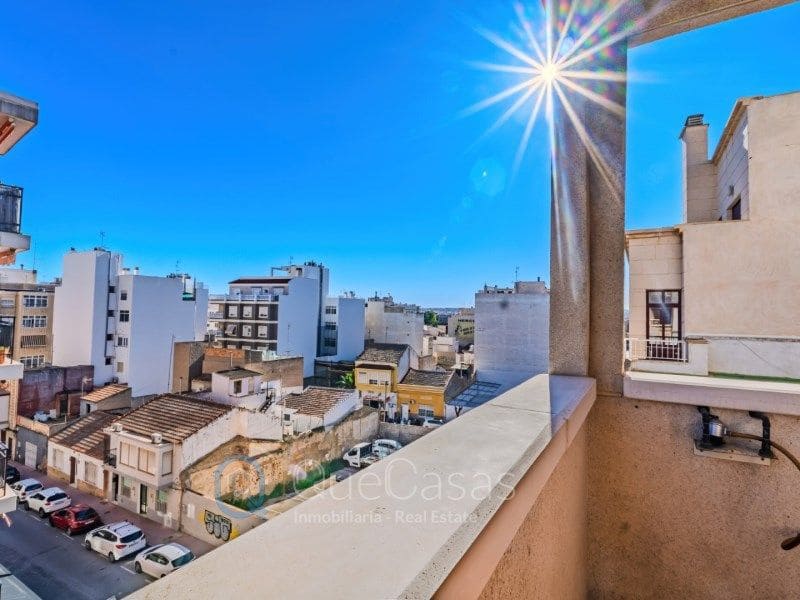 Piso de 3 habitaciones en Torrevieja en venta - 215.000 € (Ref: 9117047)