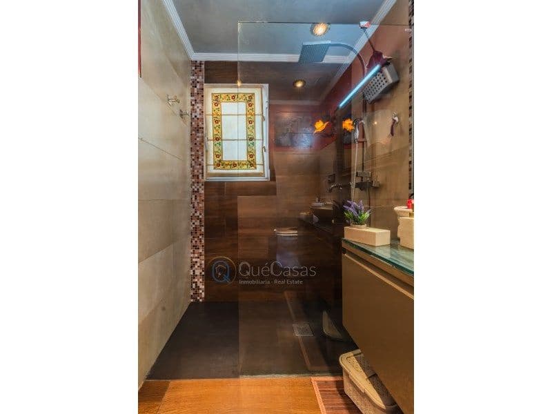 Piso de 3 habitaciones en Torrevieja en venta - 215.000 € (Ref: 9117047)