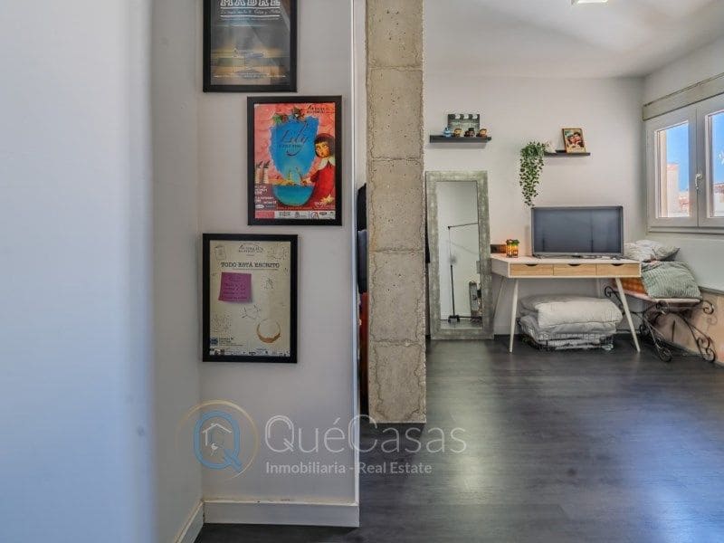 Piso de 3 habitaciones en Torrevieja en venta - 215.000 € (Ref: 9117047)