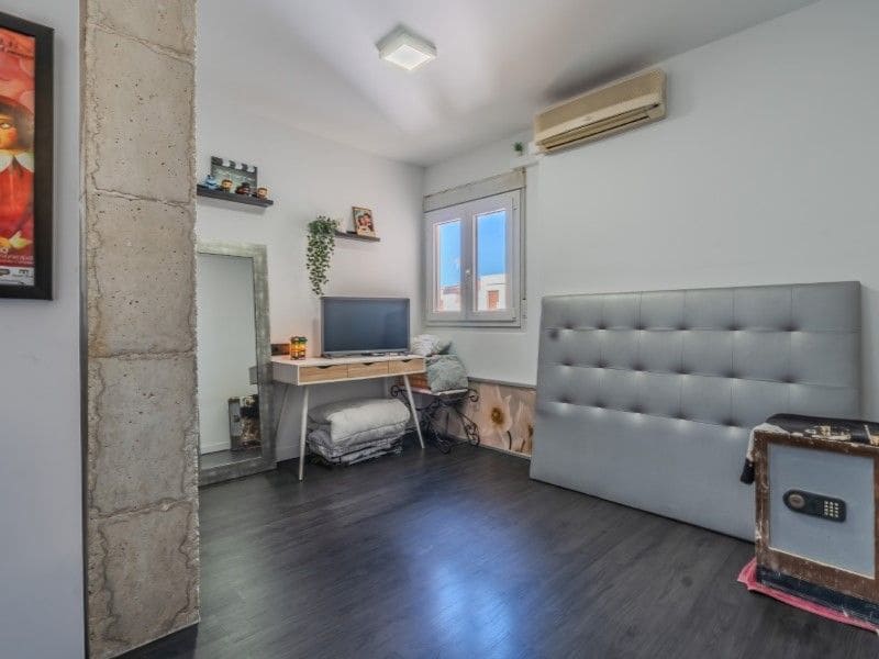 Piso de 3 habitaciones en Torrevieja en venta - 215.000 € (Ref: 9117047)