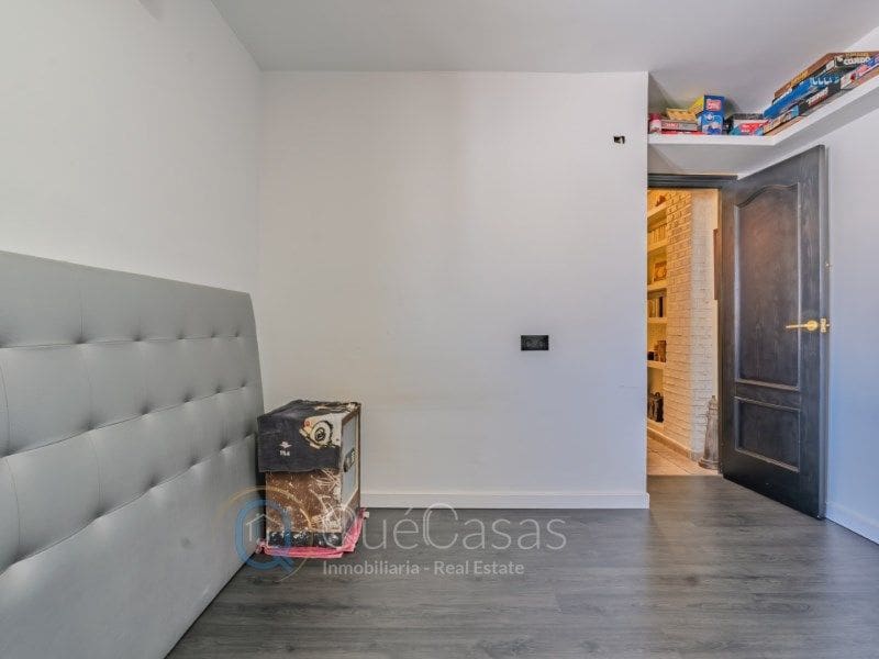 Piso de 3 habitaciones en Torrevieja en venta - 215.000 € (Ref: 9117047)