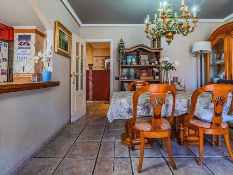 Piso de 3 habitaciones en Torrevieja en venta - 215.000 € (Ref: 9117047)