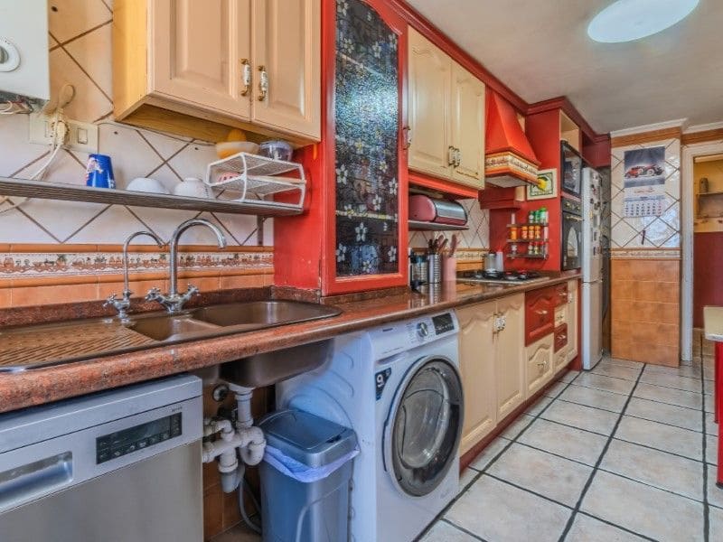 Piso de 3 habitaciones en Torrevieja en venta - 215.000 € (Ref: 9117047)