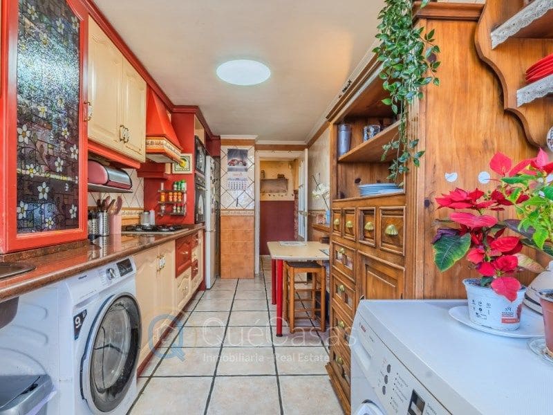 Piso de 3 habitaciones en Torrevieja en venta - 215.000 € (Ref: 9117047)