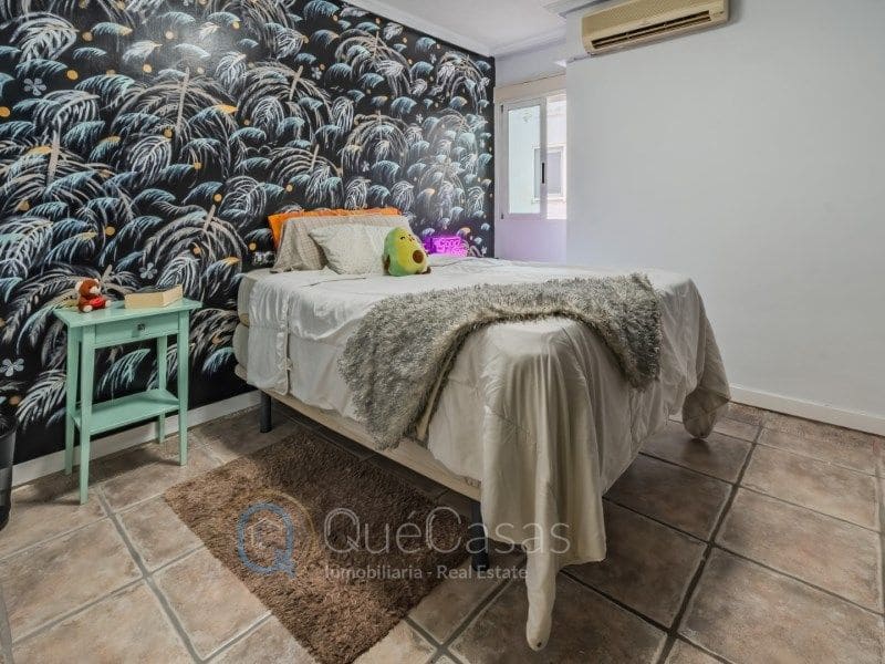 Piso de 3 habitaciones en Torrevieja en venta - 215.000 € (Ref: 9117047)