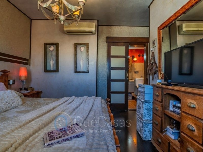 Piso de 3 habitaciones en Torrevieja en venta - 215.000 € (Ref: 9117047)