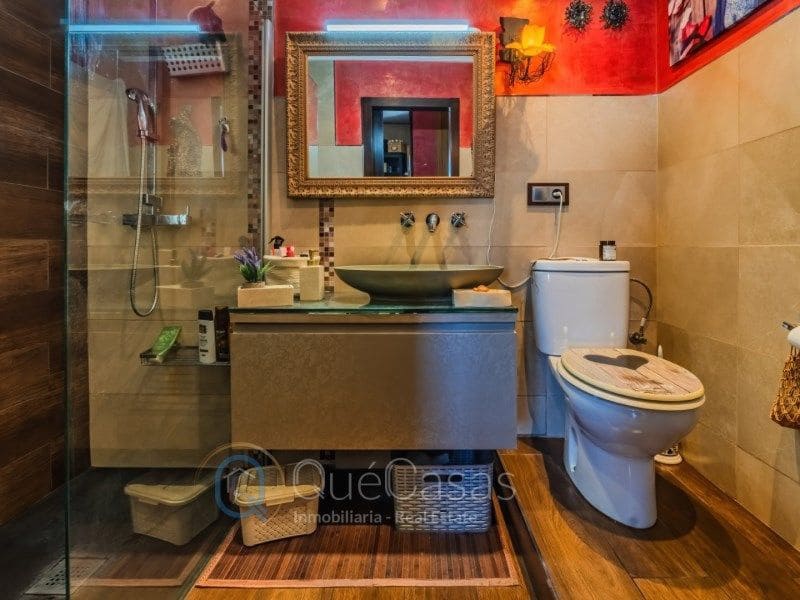 Piso de 3 habitaciones en Torrevieja en venta - 215.000 € (Ref: 9117047)