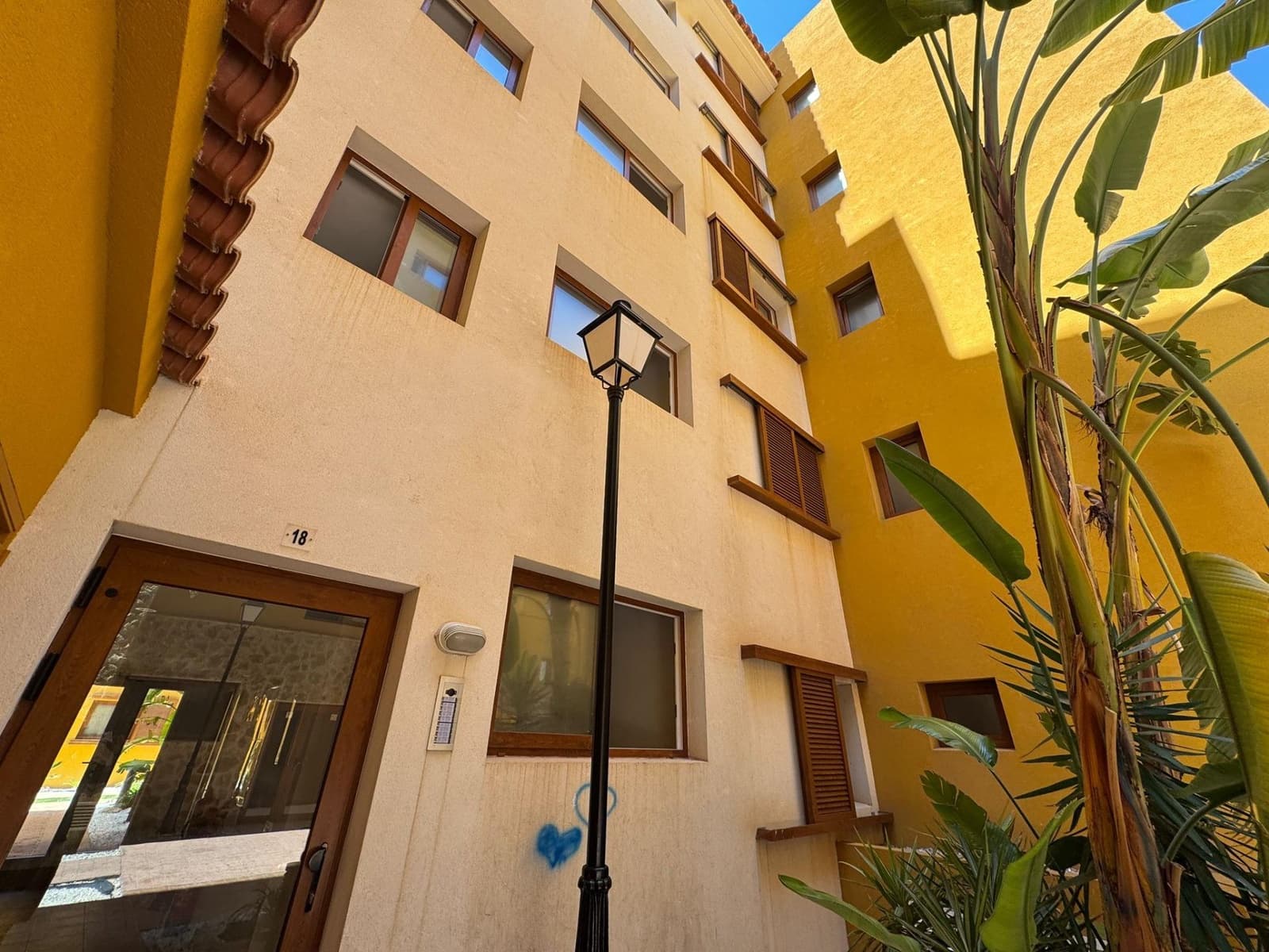 3 bedroom Apartment for sale in Punta Prima with pool garage - € 310,000 (Ref: 9128530)