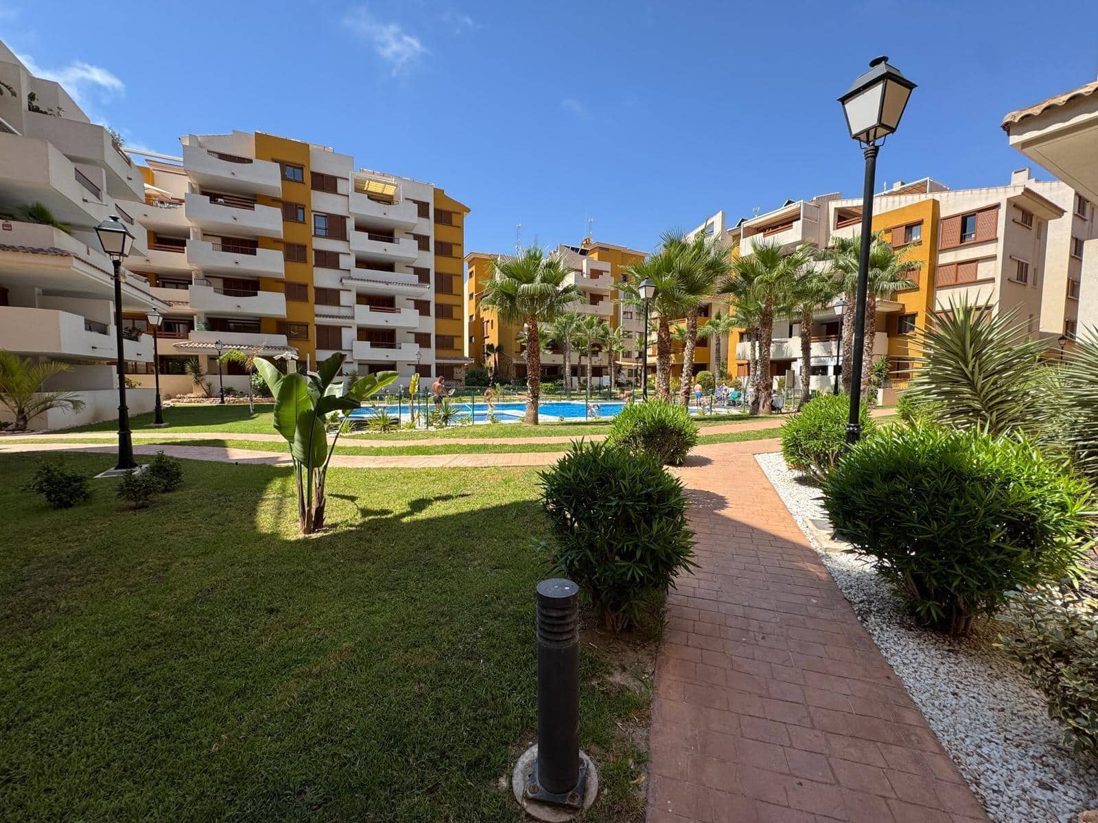 3 bedroom Apartment for sale in Punta Prima with pool garage - € 310,000 (Ref: 9128530)
