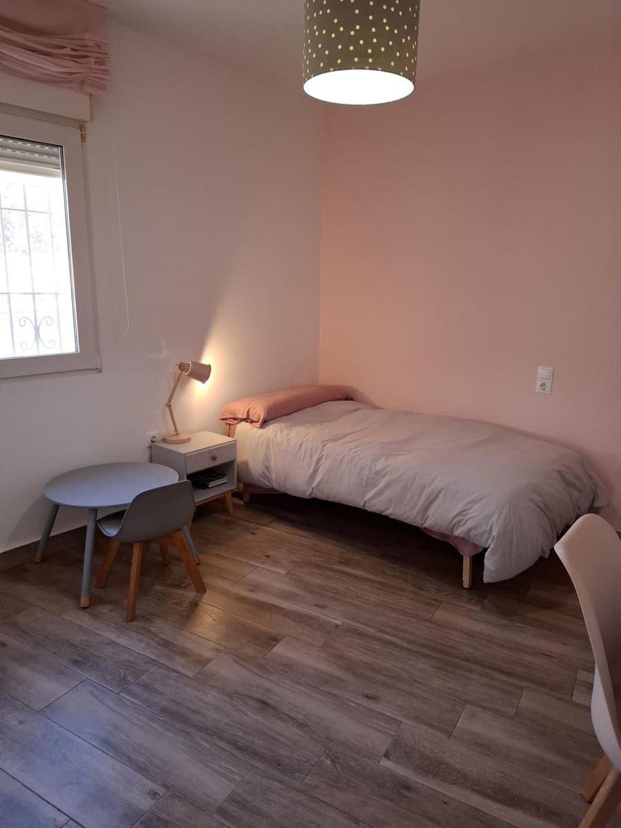 3 makuuhuone Huvila myytävänä paikassa Torrevieja mukana uima-altaan - 314 995 € (Ref: 9128534)