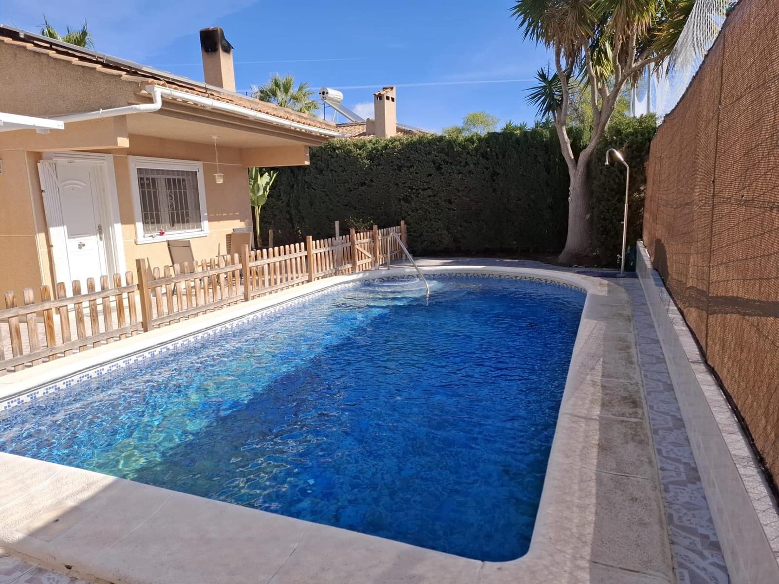 3 makuuhuone Huvila myytävänä paikassa Torrevieja mukana uima-altaan - 314 995 € (Ref: 9128534)