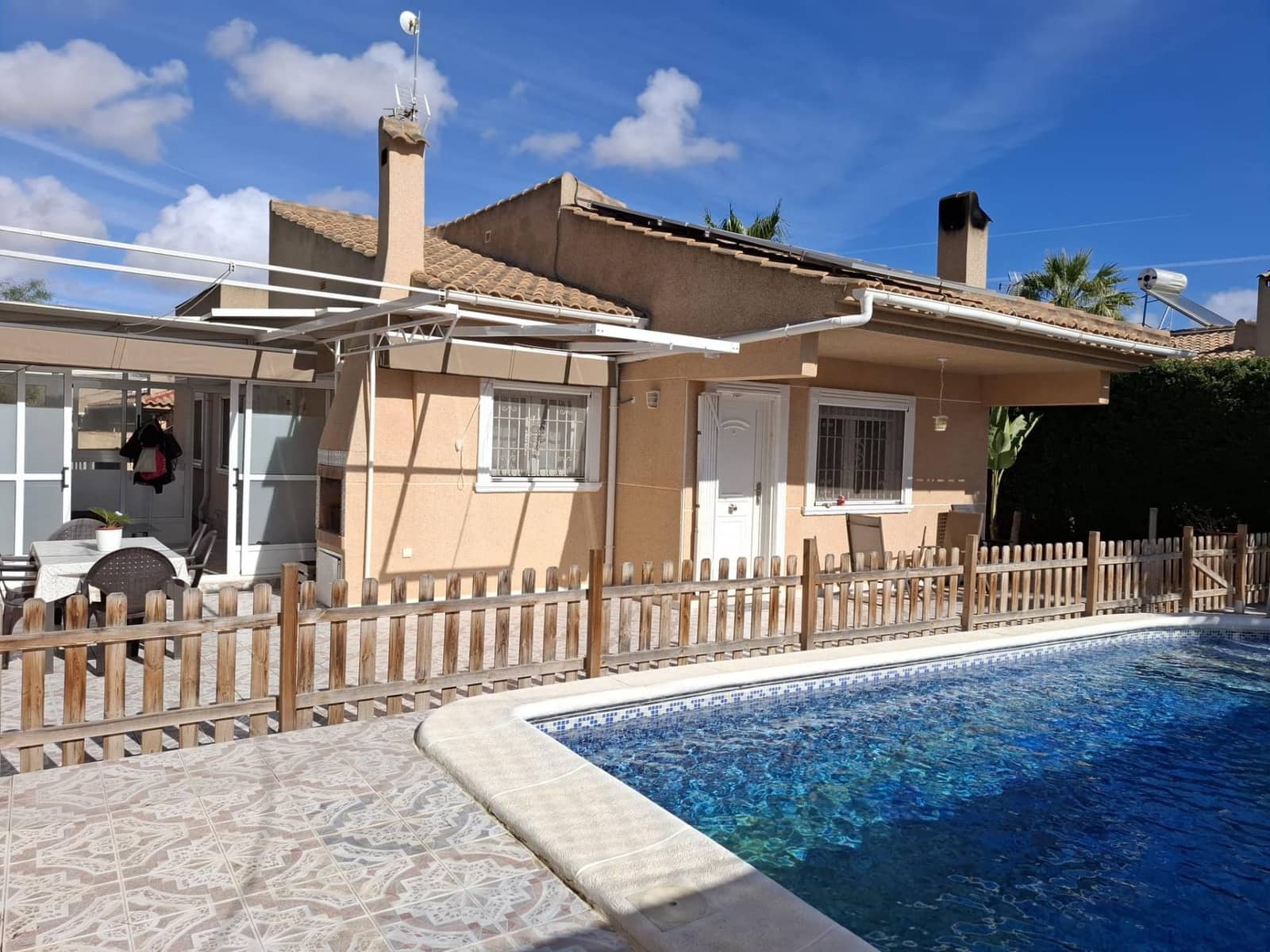 3 makuuhuone Huvila myytävänä paikassa Torrevieja mukana uima-altaan - 314 995 € (Ref: 9128534)