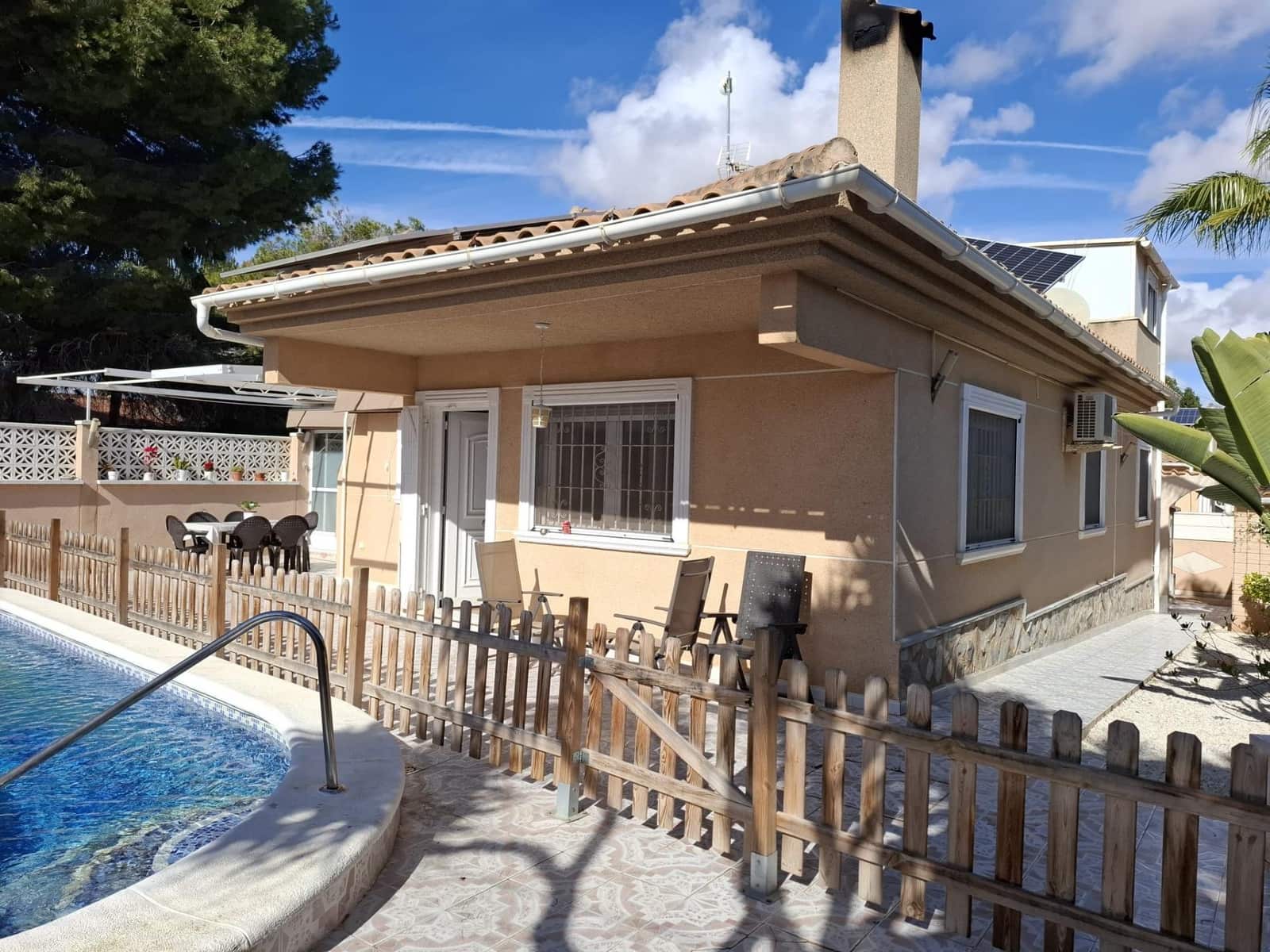 3 makuuhuone Huvila myytävänä paikassa Torrevieja mukana uima-altaan - 314 995 € (Ref: 9128534)