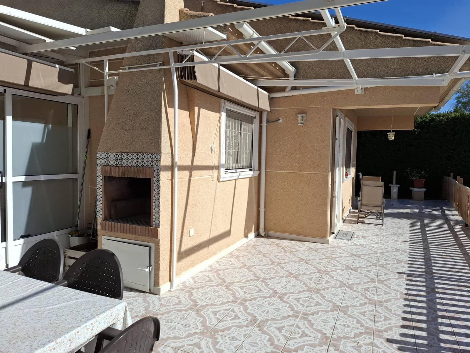 3 makuuhuone Huvila myytävänä paikassa Torrevieja mukana uima-altaan - 314 995 € (Ref: 9128534)