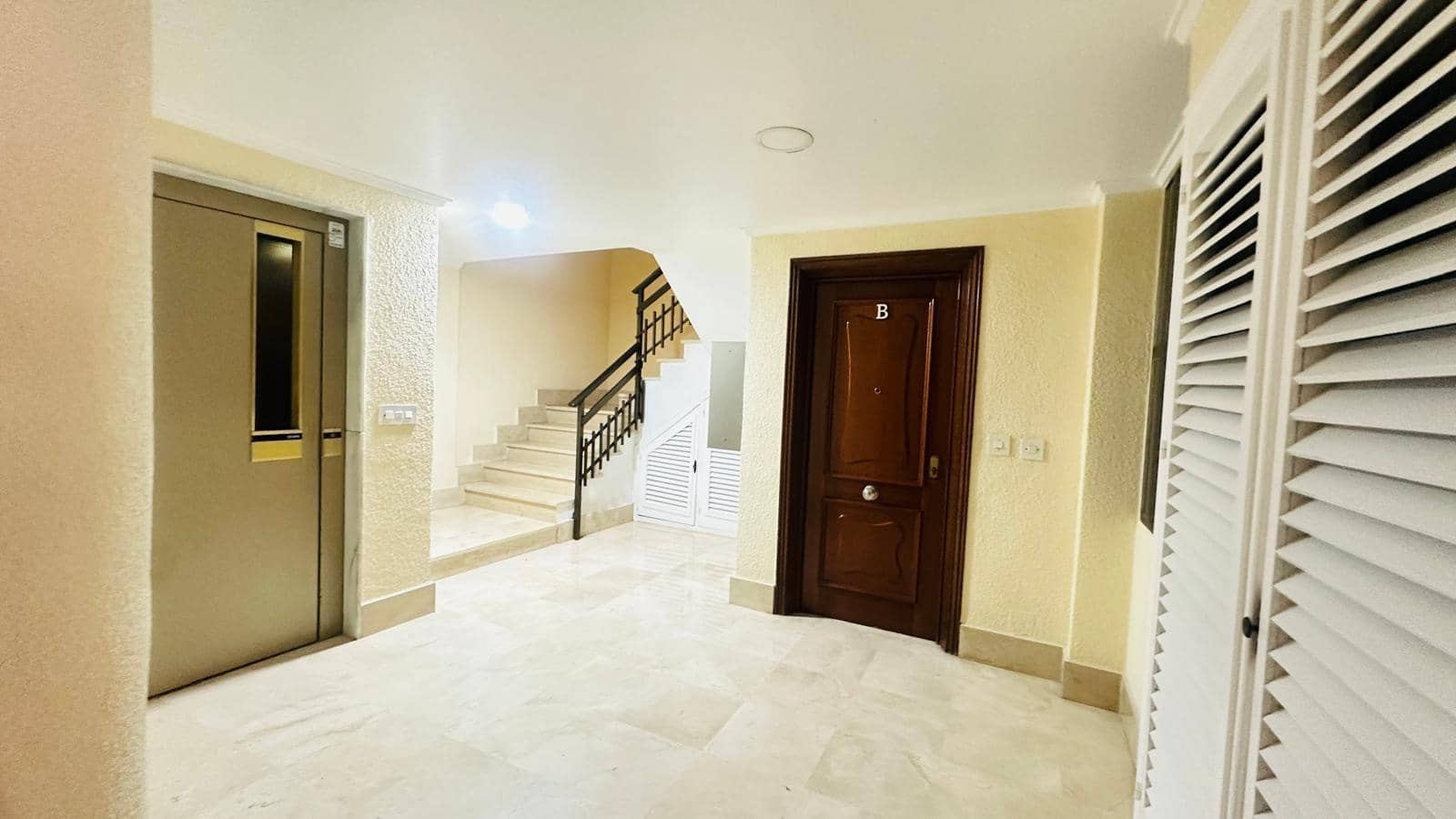 Apartamento de 3 habitaciones en Torrevieja en venta - 257.200 € (Ref: 9134639)