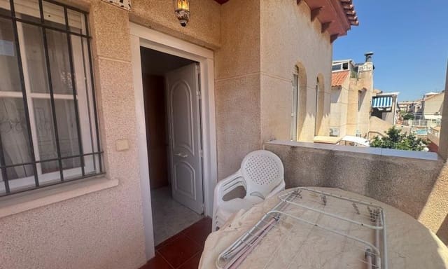 Apartamento de 2 habitaciones en Playa Flamenca, Orihuela en venta con piscina - 136.995 € (Ref: 9134640)