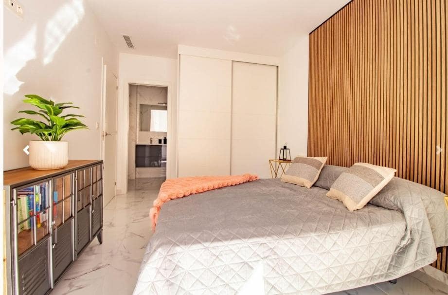 3 makuuhuone Huvila myytävänä paikassa Los Montesinos mukana uima-altaan - 399 000 € (Ref: 9152402)