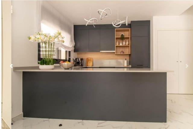 3 makuuhuone Huvila myytävänä paikassa Los Montesinos mukana uima-altaan - 399 000 € (Ref: 9152402)