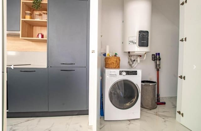 3 makuuhuone Huvila myytävänä paikassa Los Montesinos mukana uima-altaan - 399 000 € (Ref: 9152402)