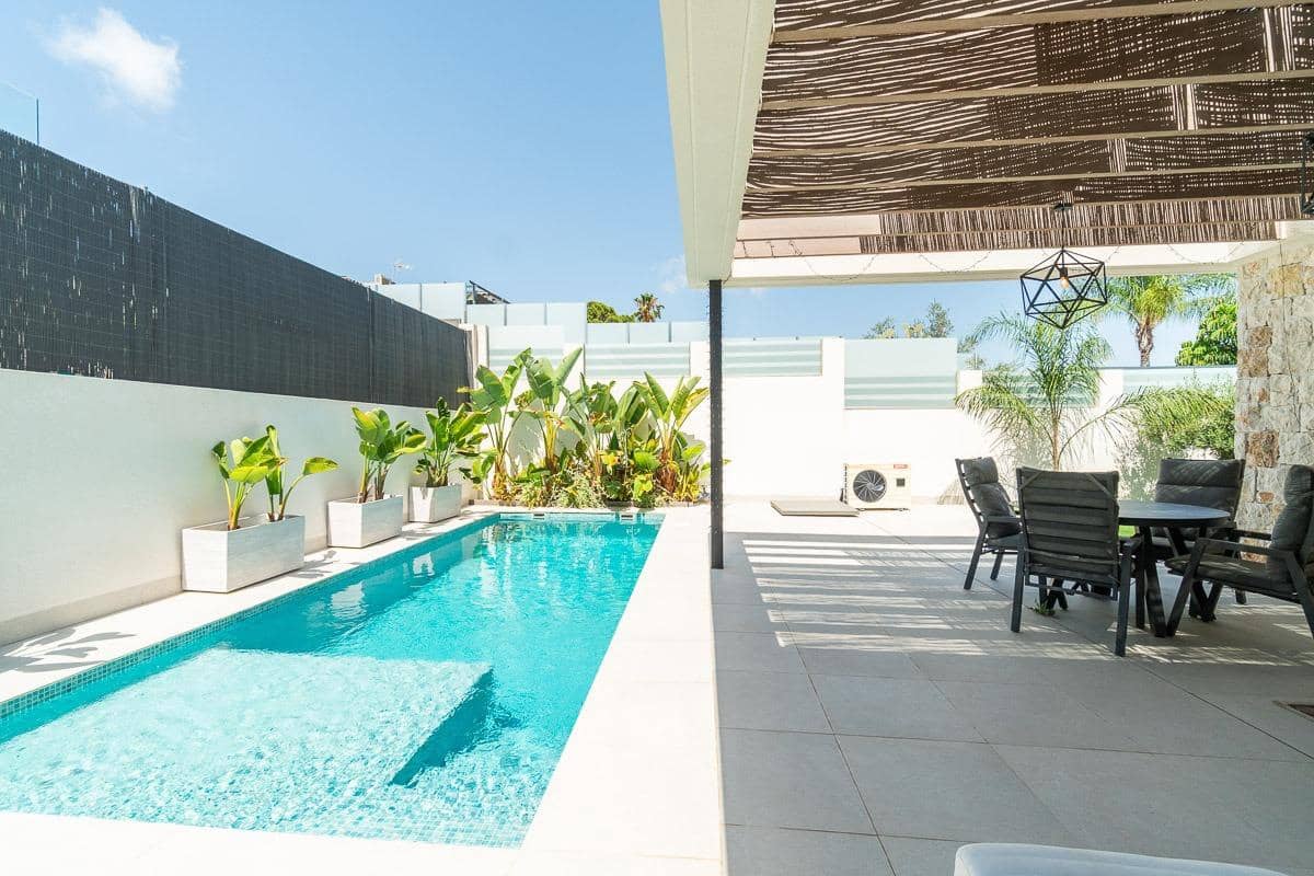 3 sovrum Villa till salu i Torrevieja med pool - 599 000 € (Ref: 9154296)