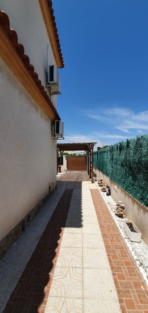 3 makuuhuone Huvila myytävänä paikassa La Mata mukana uima-altaan - 450 000 € (Ref: 9156127)