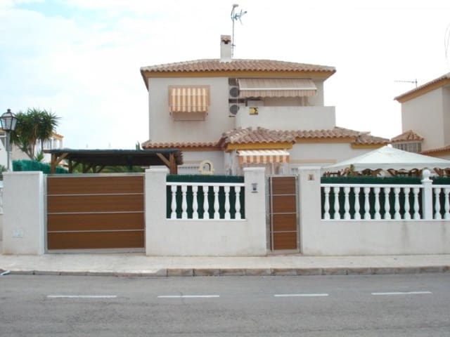 3 soveværelse Villa til salg i La Mata, Torrevieja med swimmingpool - € 450.000 (Ref: 9156127)