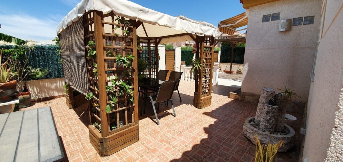 3 makuuhuone Huvila myytävänä paikassa La Mata mukana uima-altaan - 450 000 € (Ref: 9156127)