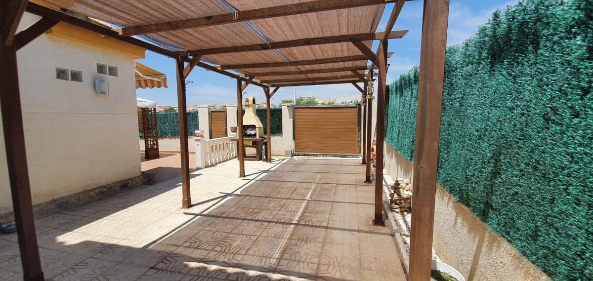 3 makuuhuone Huvila myytävänä paikassa La Mata mukana uima-altaan - 450 000 € (Ref: 9156127)