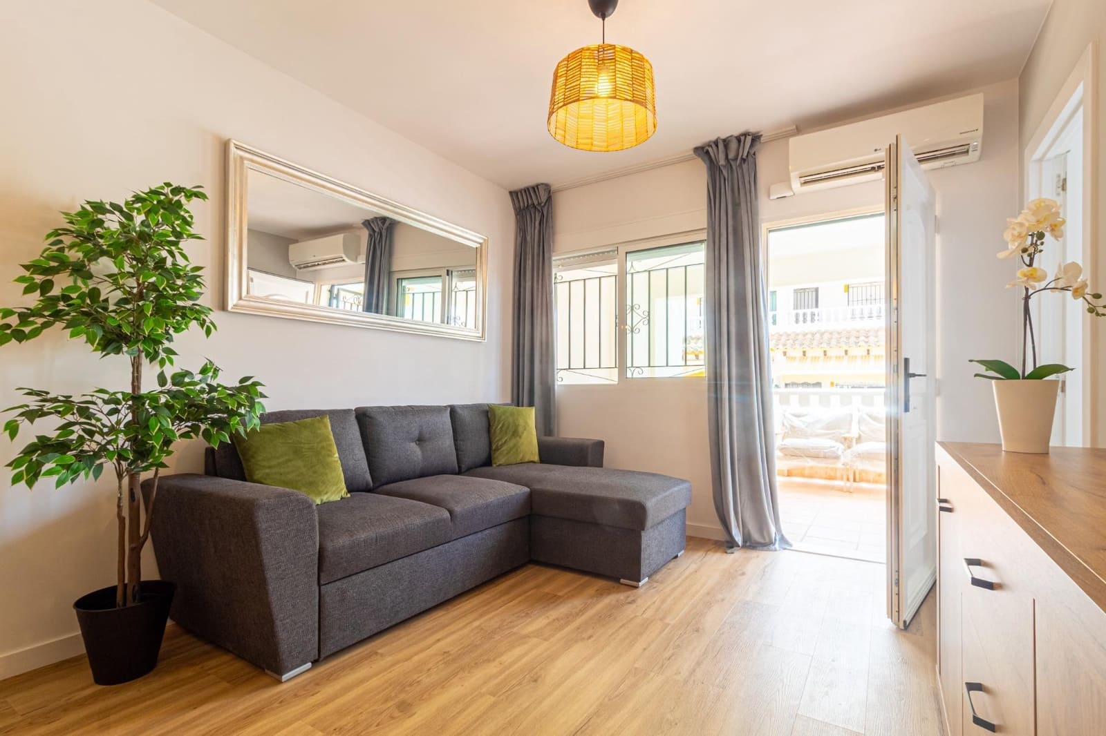 3 soveværelse Semi-Rækkehus til salg i Orihuela Costa med swimmingpool - € 299.500 (Ref: 9156129)