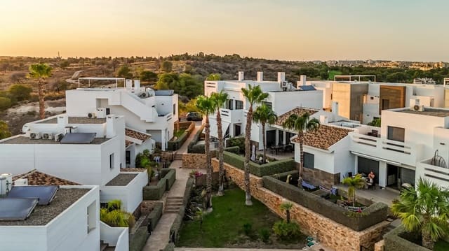 Apartamento de 2 habitaciones en Lomas de Campoamor - Las Ramblas, Orihuela en venta con piscina - 365.000 € (Ref: 9163971)