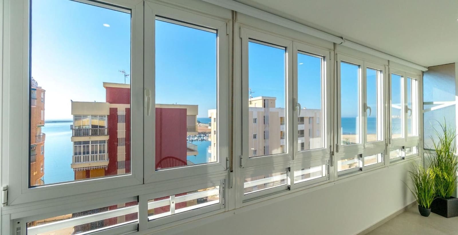 3 quarto Apartamento para venda em Torrevieja com garagem - 319 000 € (Ref: 9174888)