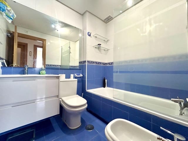 Apartamento de 2 habitaciones en Campoamor, Orihuela en venta con piscina - 295.000 € (Ref: 9176588)