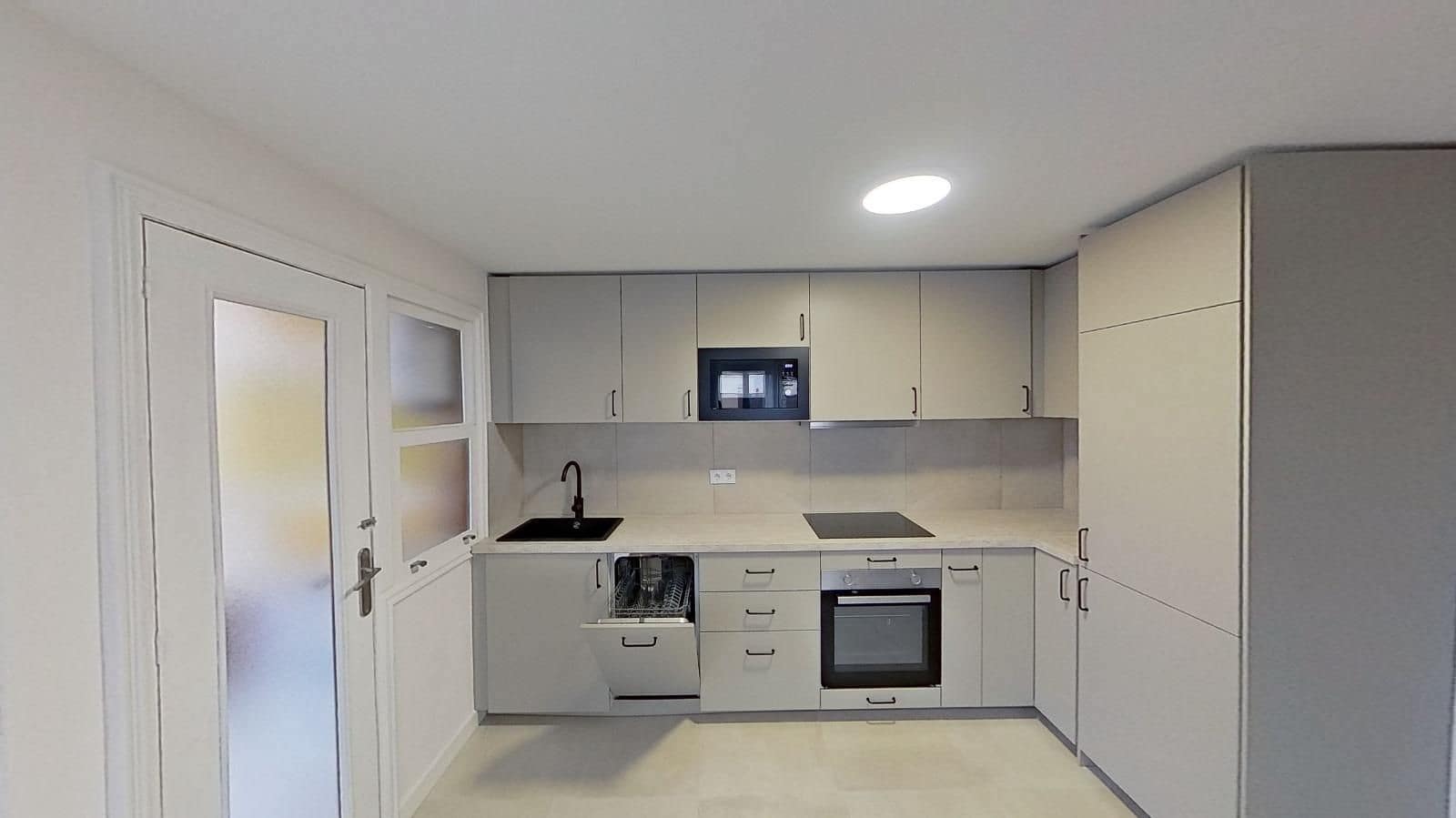 Apartamento de 3 habitaciones en Torrevieja en venta con piscina - 239.000 € (Ref: 9189668)
