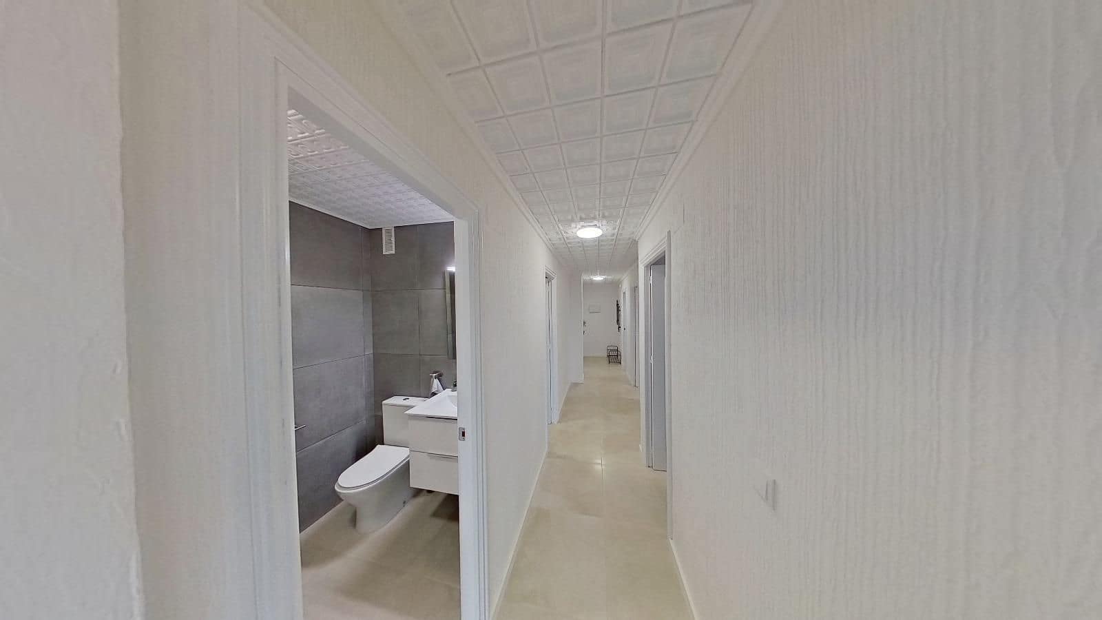 Apartamento de 3 habitaciones en Torrevieja en venta con piscina - 239.000 € (Ref: 9189668)