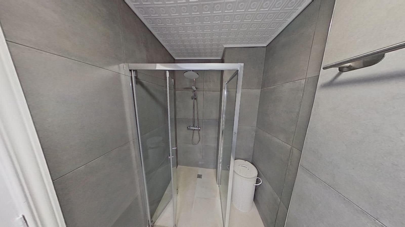 Apartamento de 3 habitaciones en Torrevieja en venta con piscina - 239.000 € (Ref: 9189668)