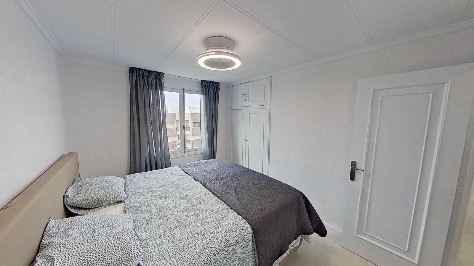 Apartamento de 3 habitaciones en Torrevieja en venta con piscina - 239.000 € (Ref: 9189668)