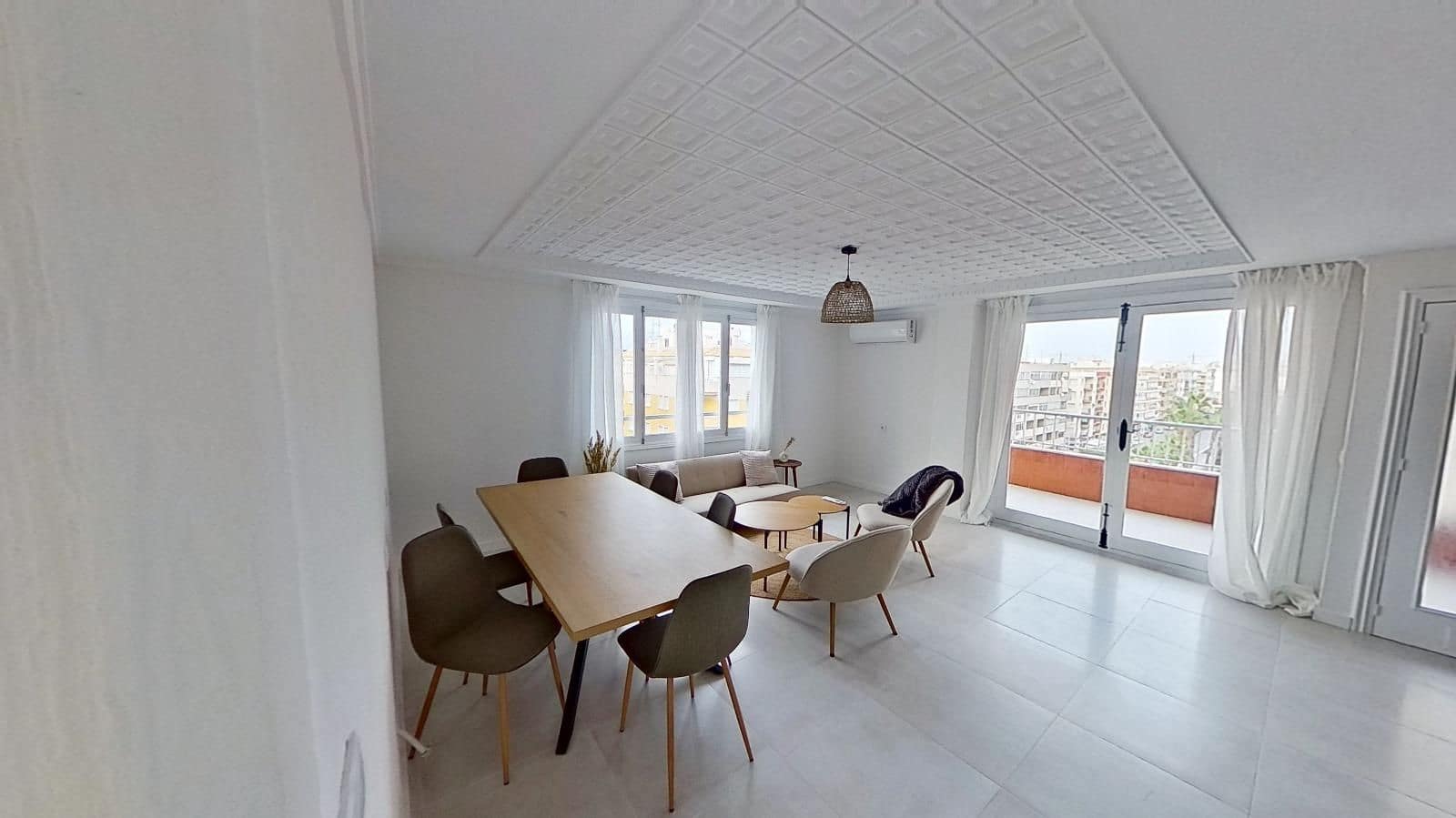 Apartamento de 3 habitaciones en Torrevieja en venta con piscina - 239.000 € (Ref: 9189668)