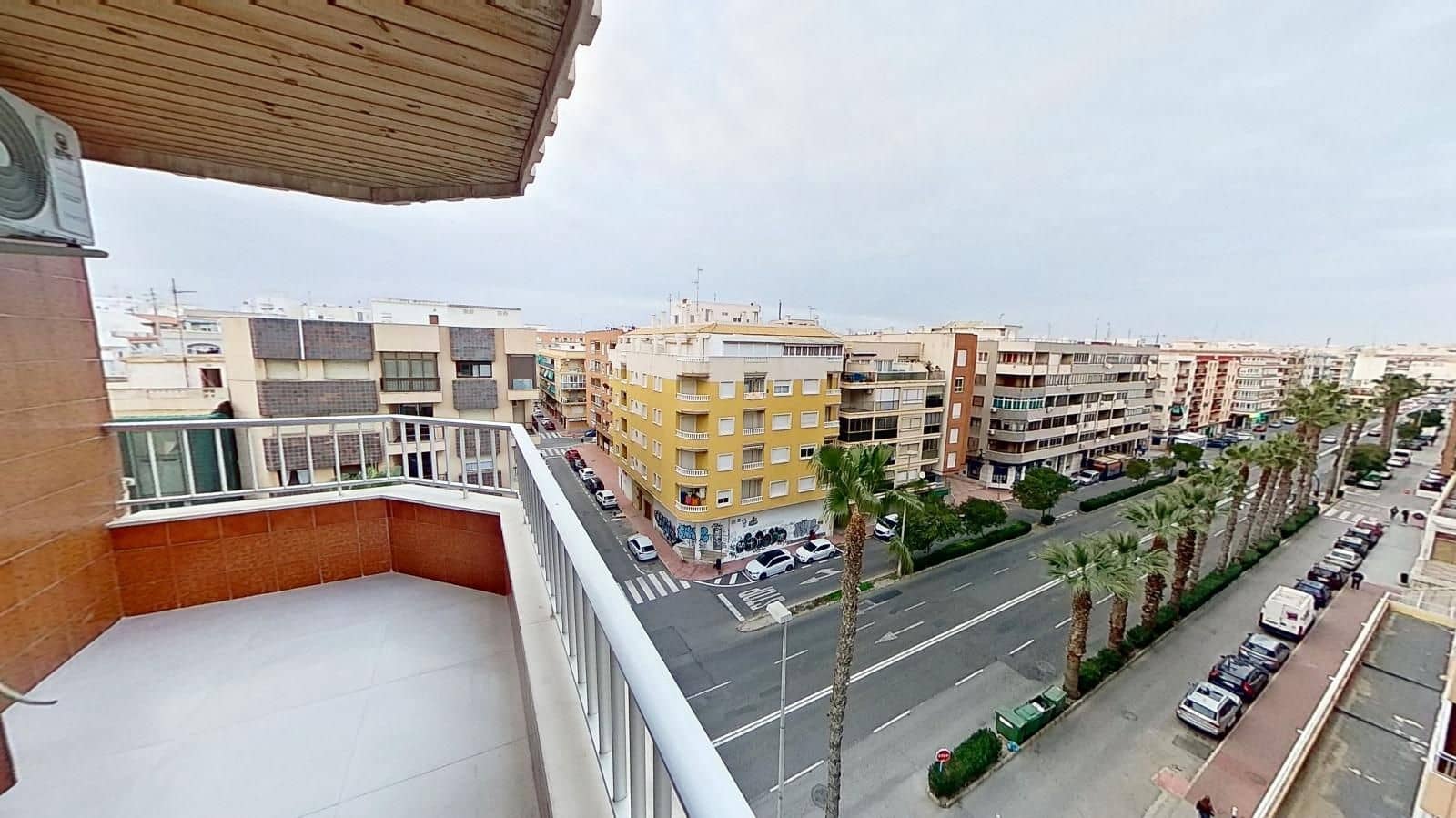 Apartamento de 3 habitaciones en Torrevieja en venta con piscina - 239.000 € (Ref: 9189668)