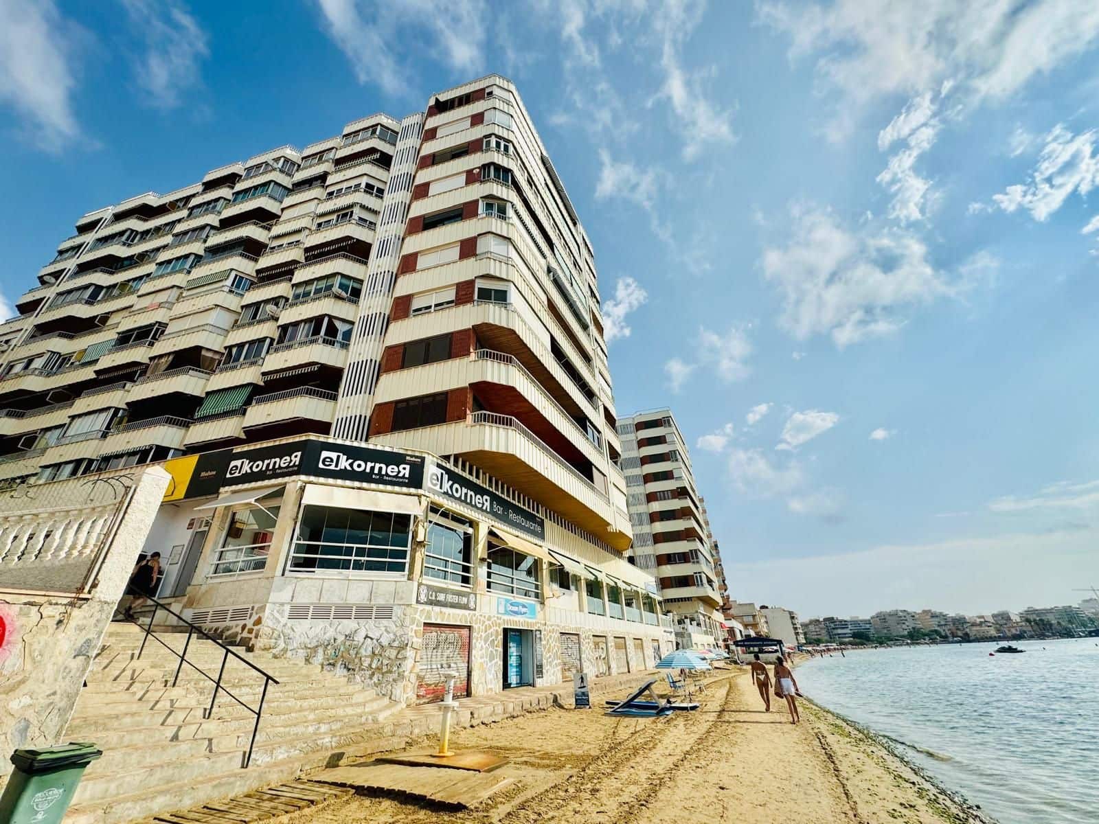 Apartamento de 3 habitaciones en Torrevieja en venta con piscina - 239.000 € (Ref: 9189668)