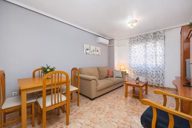 Apartamento de 2 habitaciones en Centro, Torrevieja en venta con piscina - 122.260 € (Ref: 9197919)