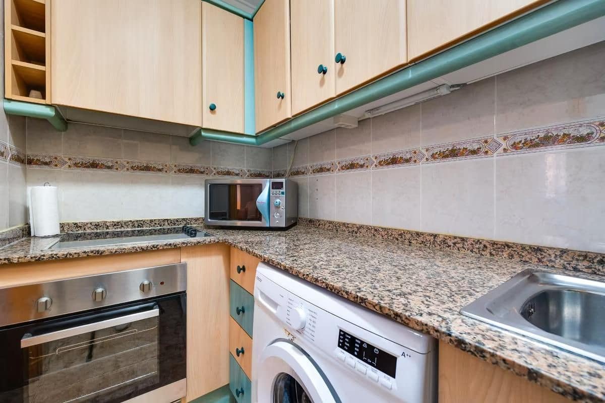 Apartamento de 2 habitaciones en Torrevieja en venta con piscina - 122.260 € (Ref: 9197919)