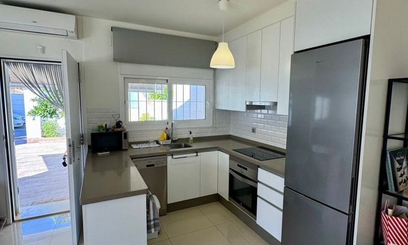 2 soverom Villa til salgs i Torrevieja med svømmebasseng - € 385 000 (Ref: 9228760)