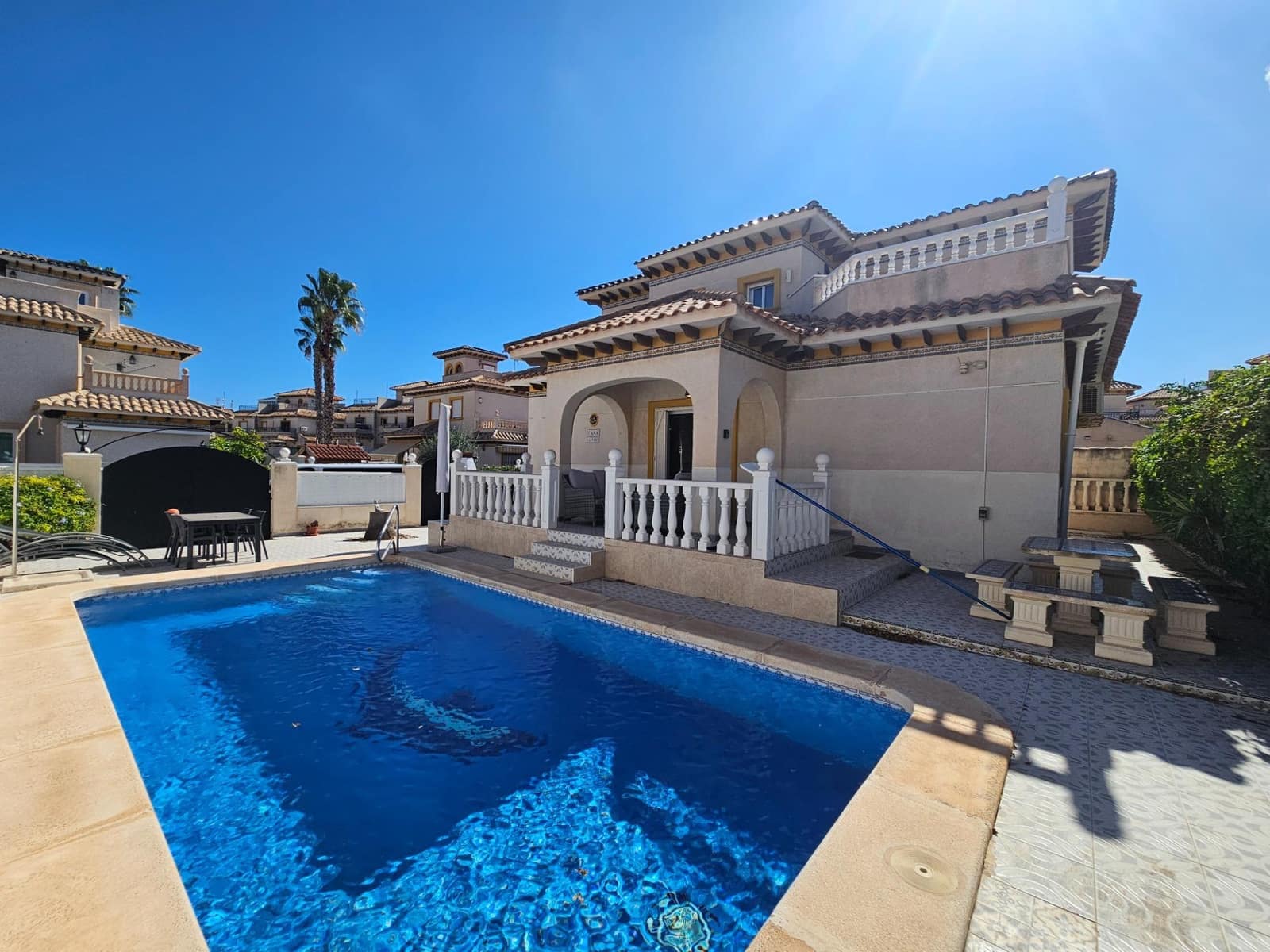 4 soverom Villa til salgs i Cabo Roig - € 355 000 (Ref: 9247130)