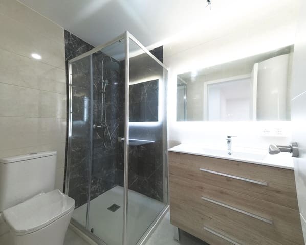 3 sypialnia Apartament przy plaży na sprzedaż w Playa de los Náufragos, Torrevieja z garażem - 209 000 € (Ref: 9247139)