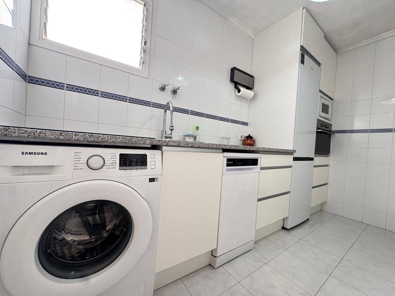 3 sypialnia Penthouse na sprzedaż w Torrevieja z garażem - 210 000 € (Ref: 9248289)