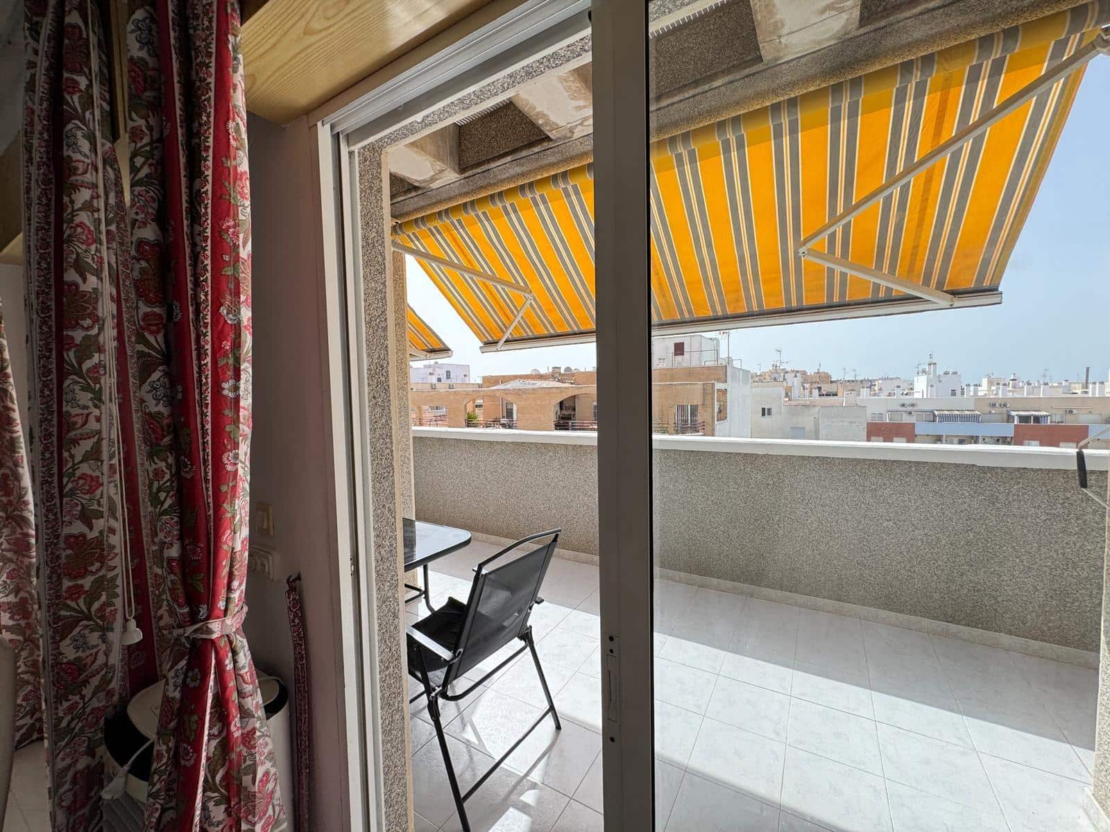 3 sypialnia Penthouse na sprzedaż w Torrevieja z garażem - 210 000 € (Ref: 9248289)