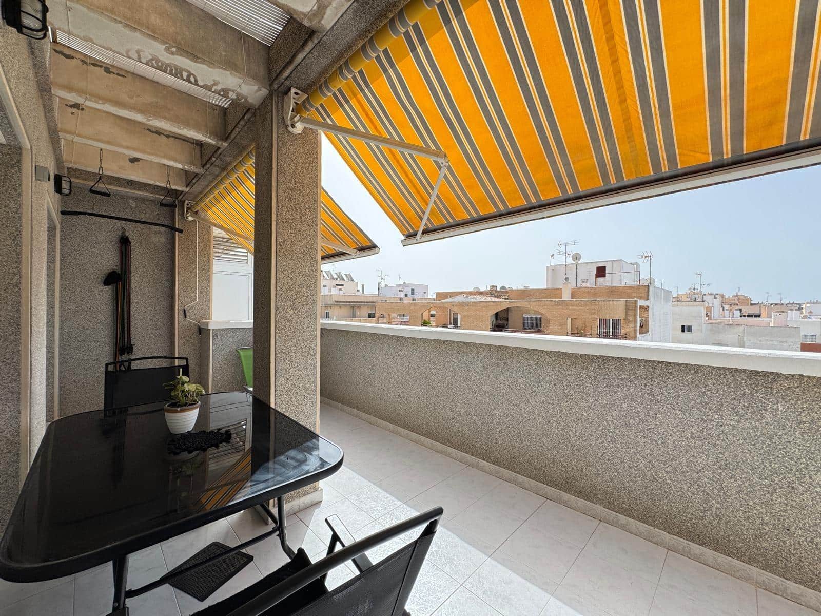 3 sypialnia Penthouse na sprzedaż w Torrevieja z garażem - 210 000 € (Ref: 9248289)